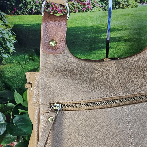 Designed in New York by Sharif Genuine Pebbled Leather Beige & Tan Shoul… - Picture 9 of 14